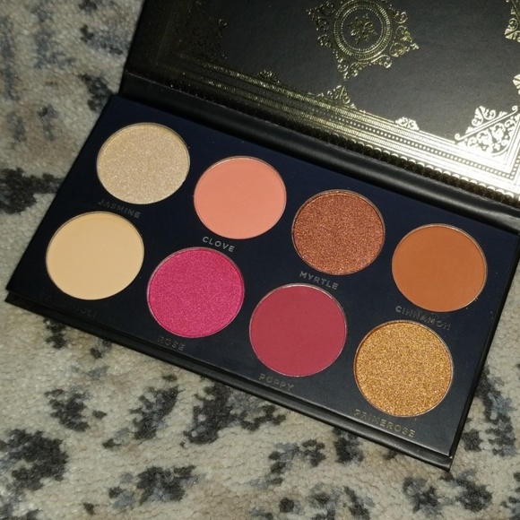 Ace Beaute "Grandiose" Palette - Picture 5 of 7